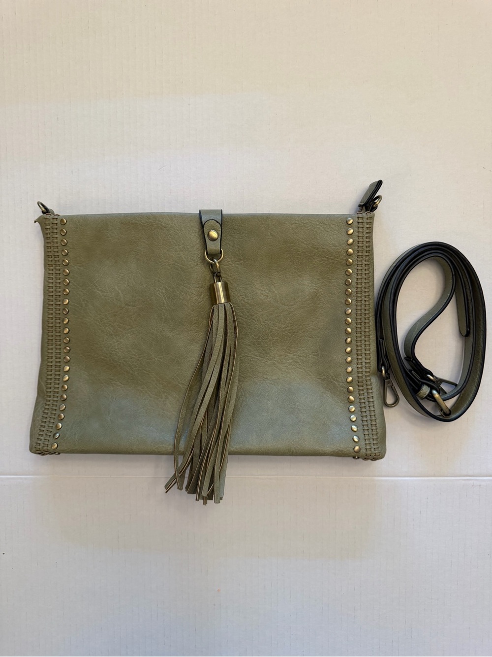 🌿 Jen & Co Olive Fringe Crossbody & Clutch Bag with Stud Accents 🌿 - Picture 13 of 13